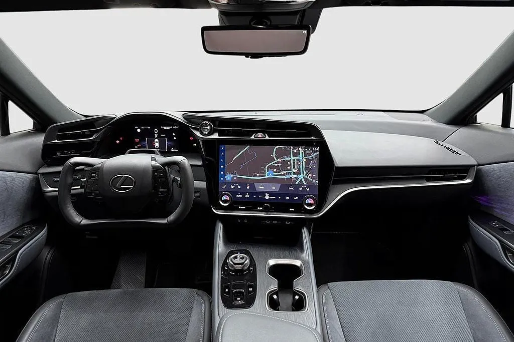 Vehicle image 10