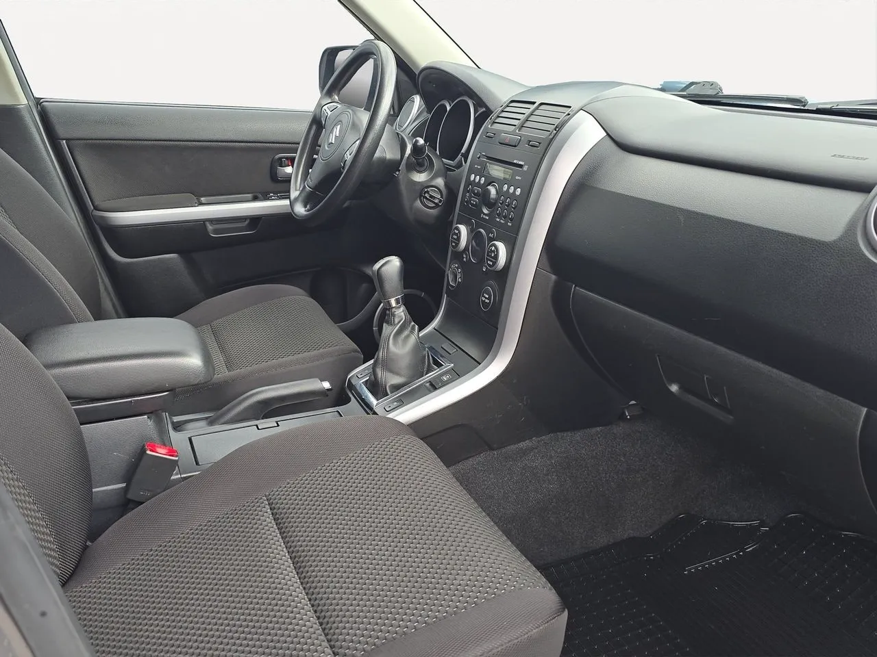 Vehicle image 10
