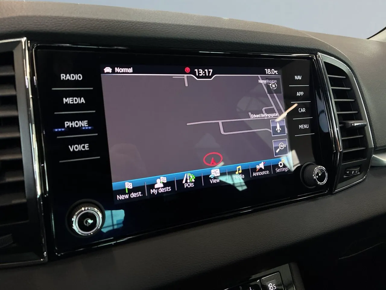 Vehicle image 14