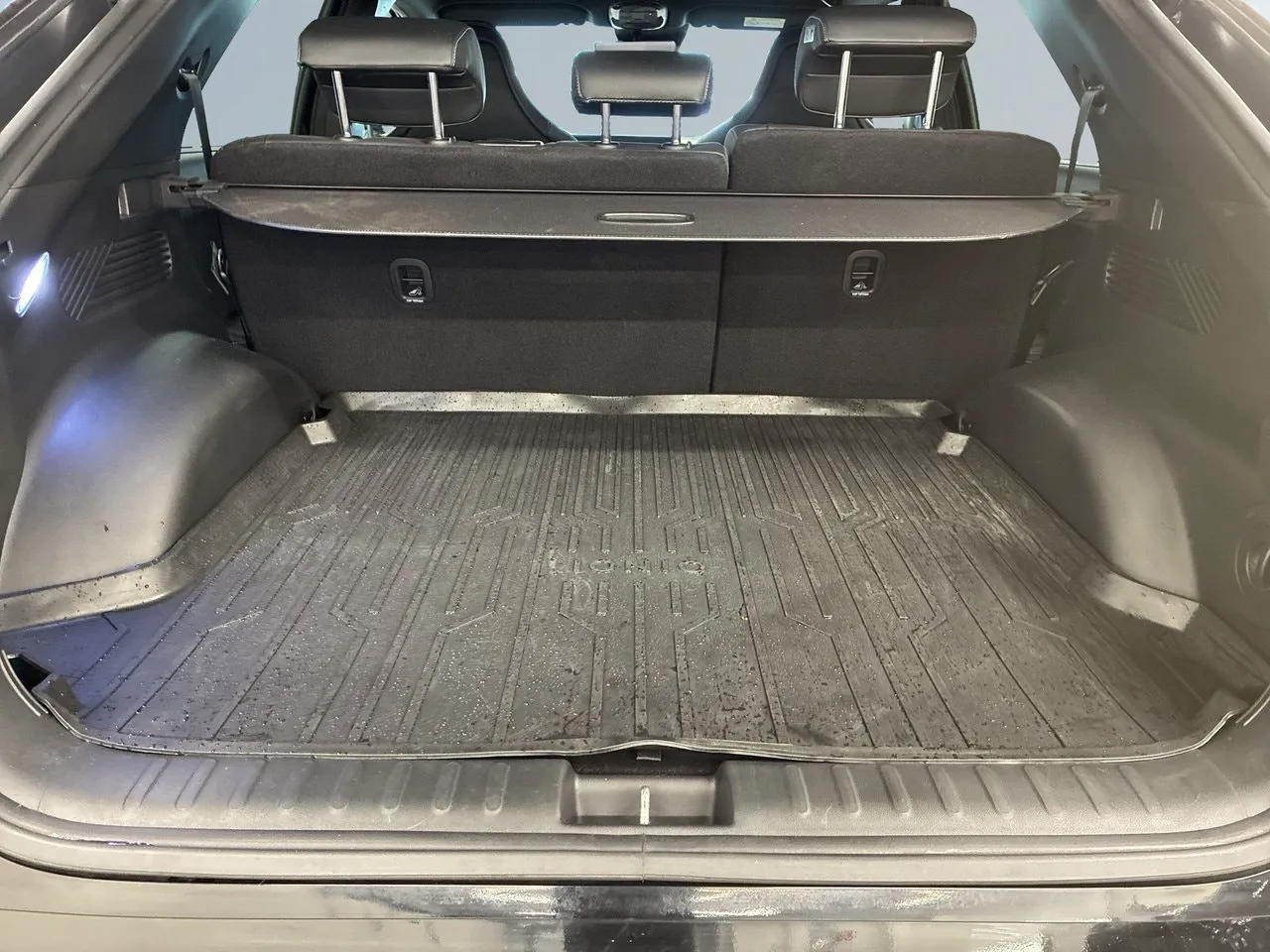 Vehicle image 11