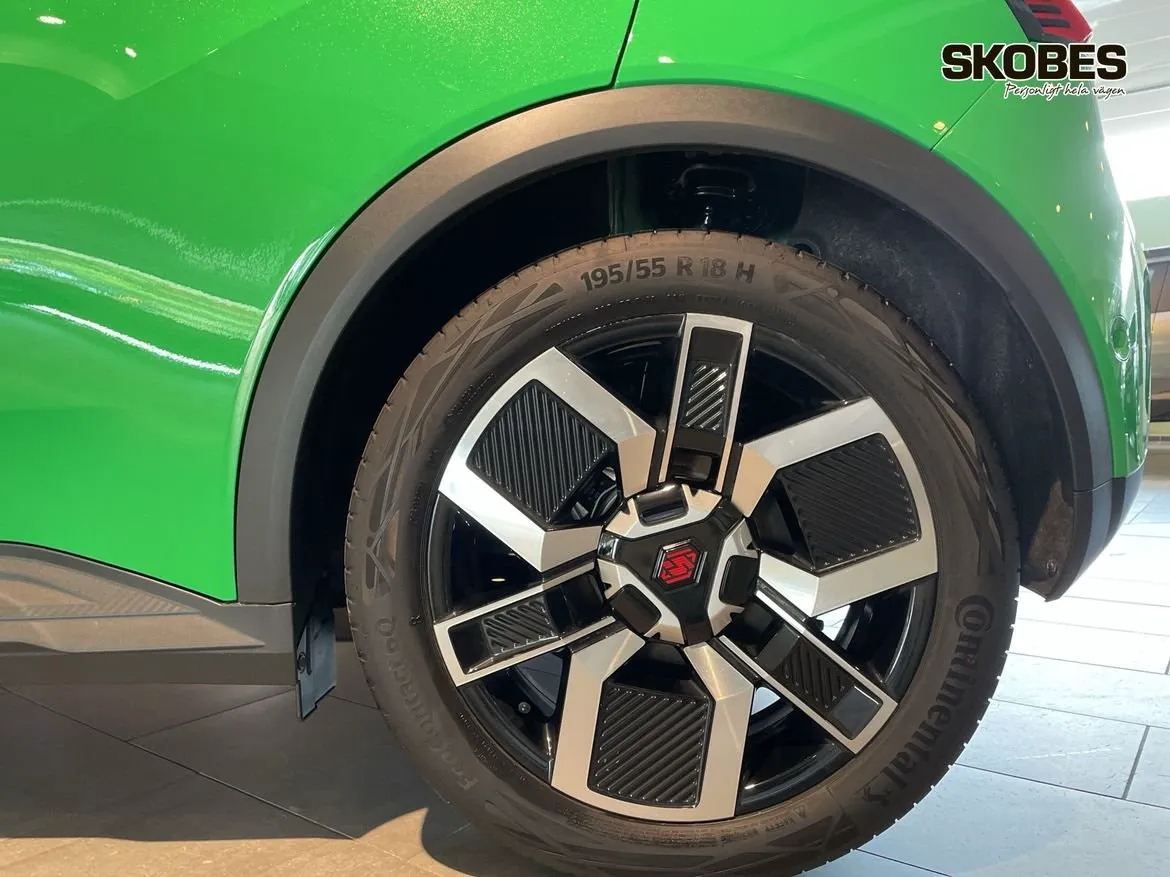 Vehicle image 16