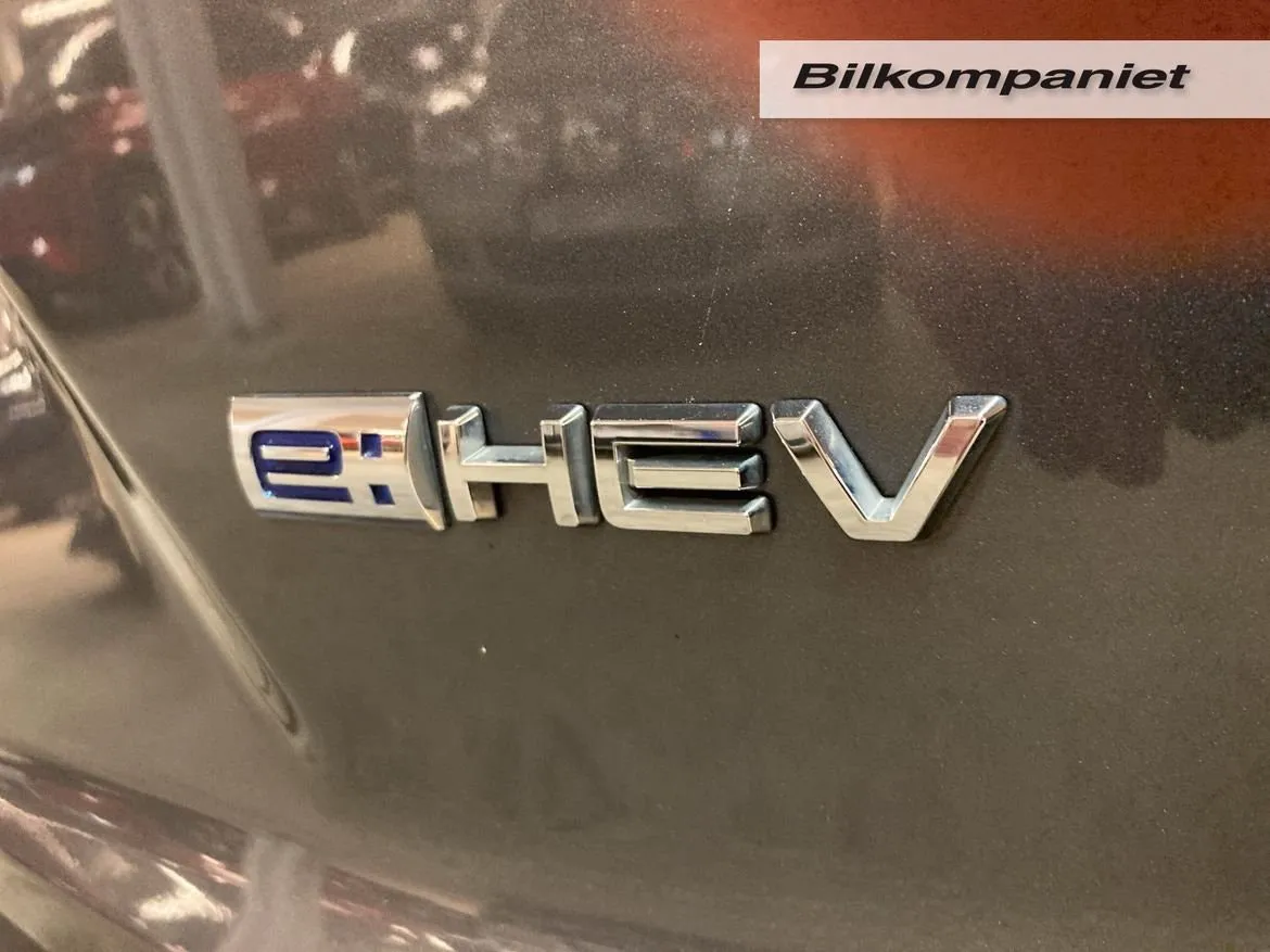 Vehicle image 28