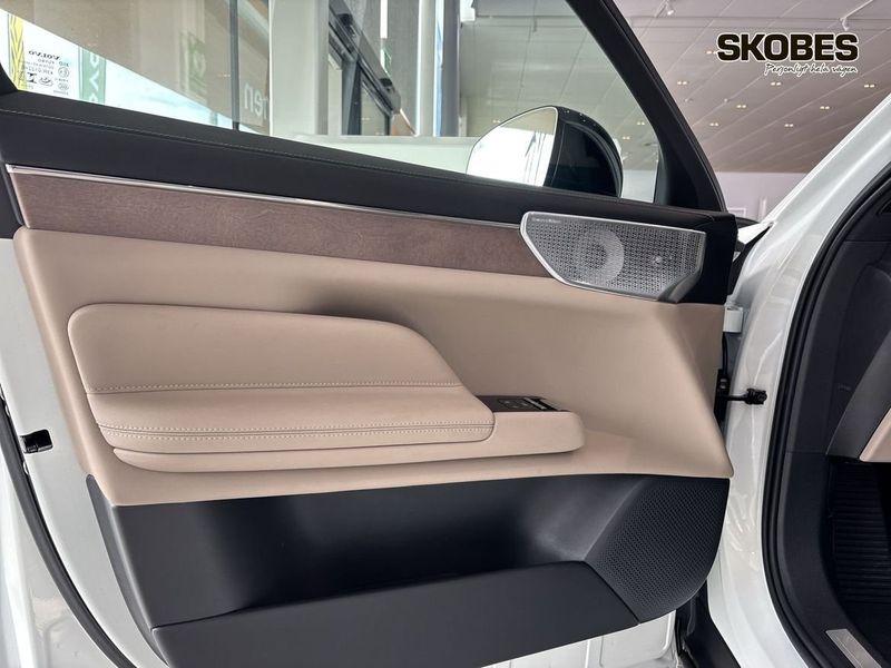 Volvo ES90 bild 15