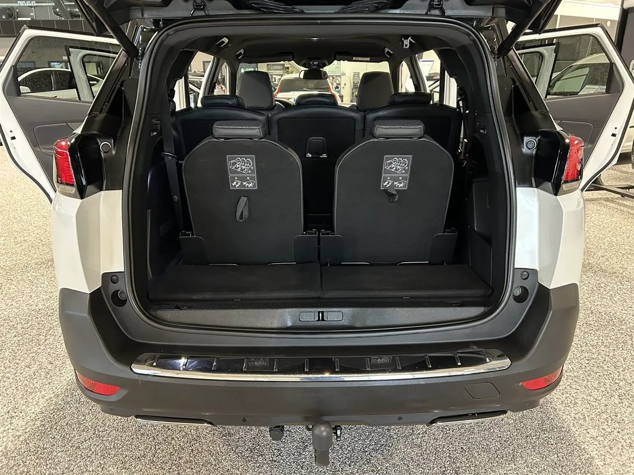 Vehicle image 17