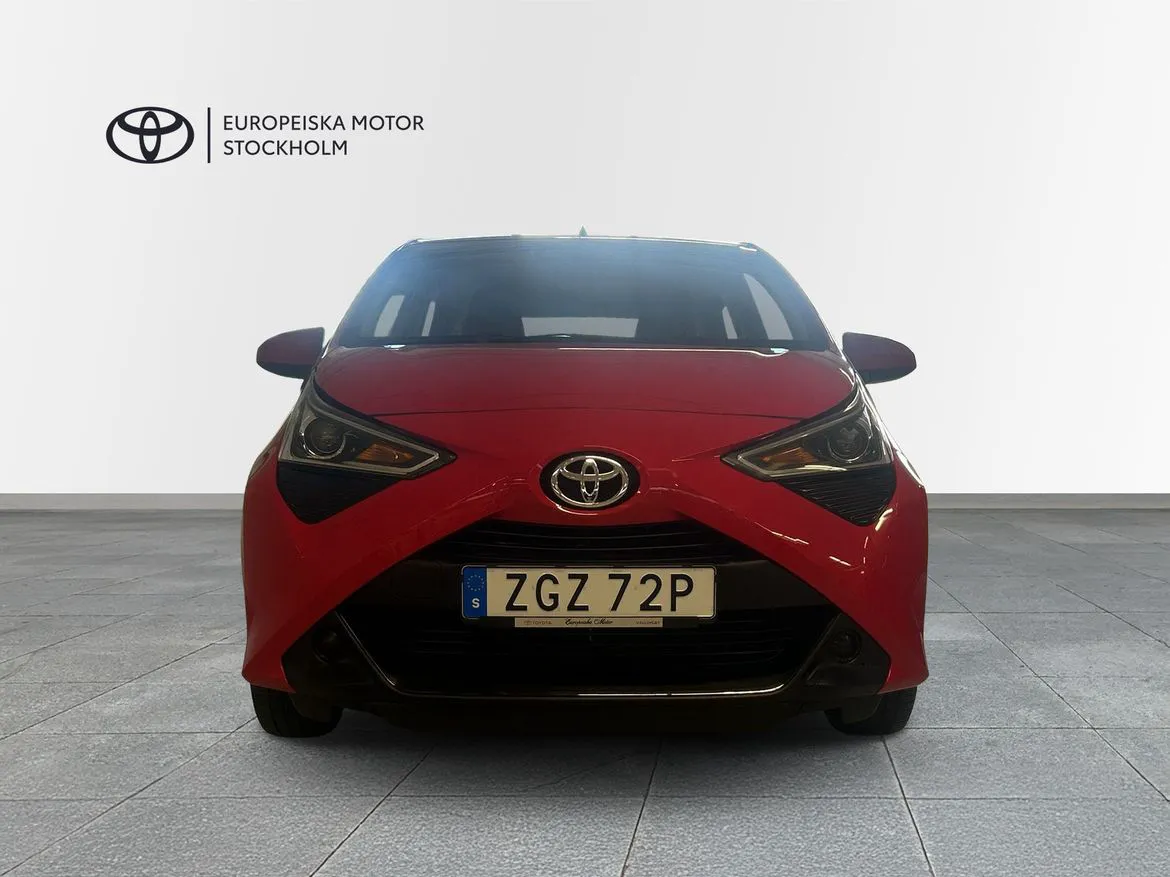 Vehicle image 4