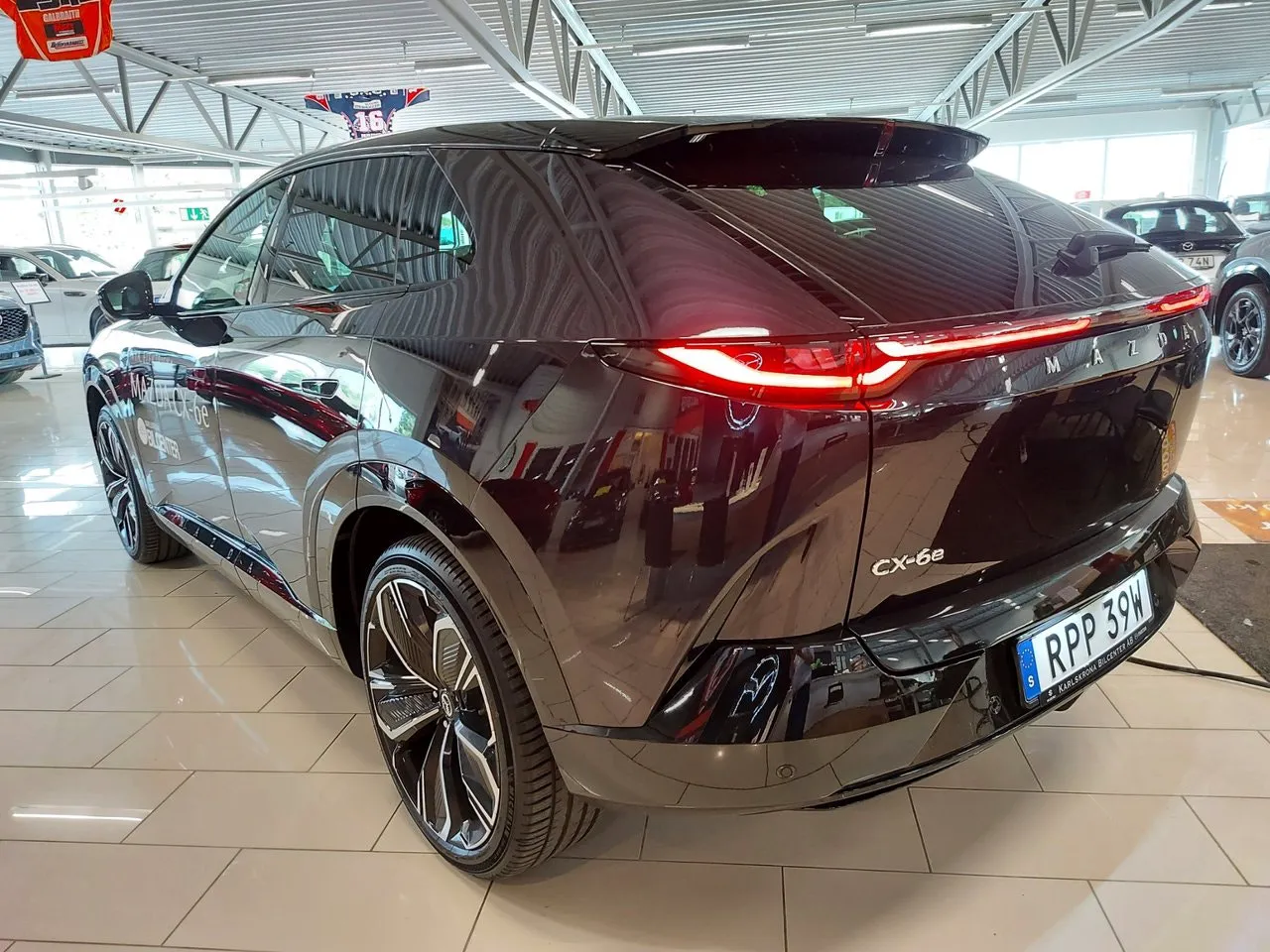 Vehicle image 9