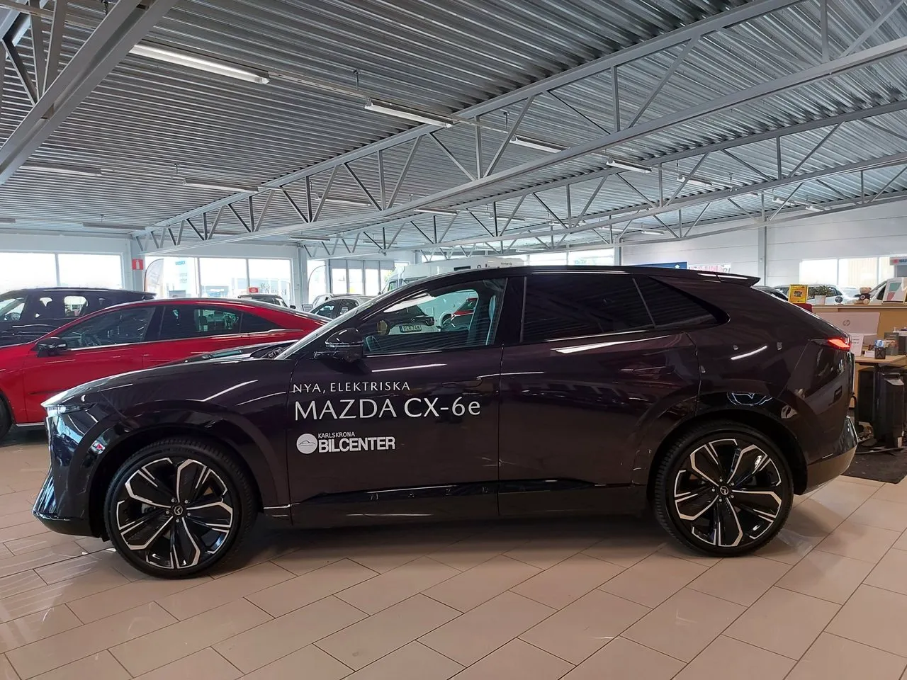 Vehicle image 10
