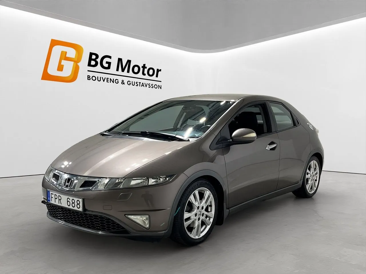 Vehicle image 7
