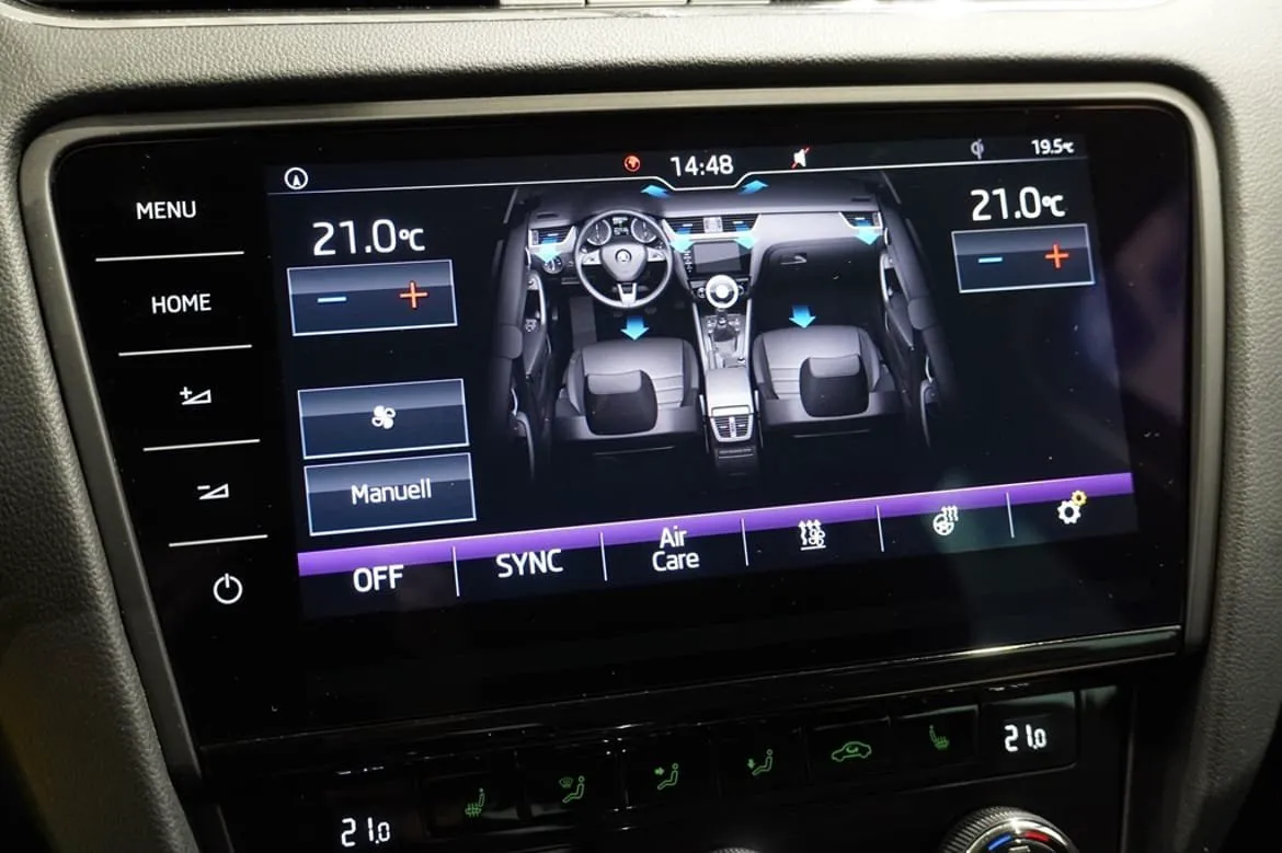 Vehicle image 18