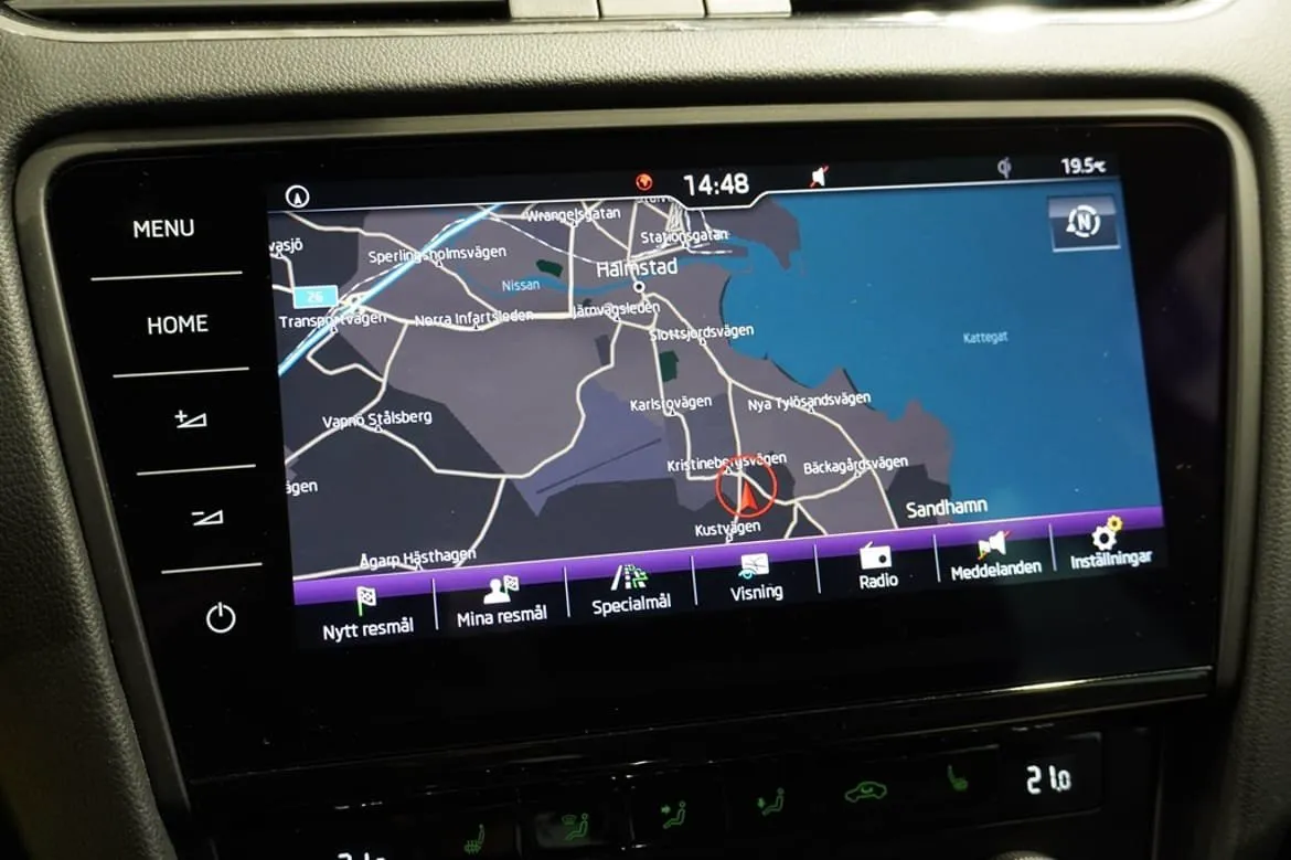 Vehicle image 16