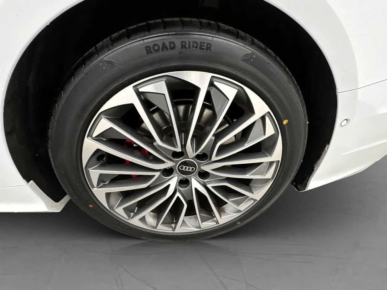 Vehicle image 30