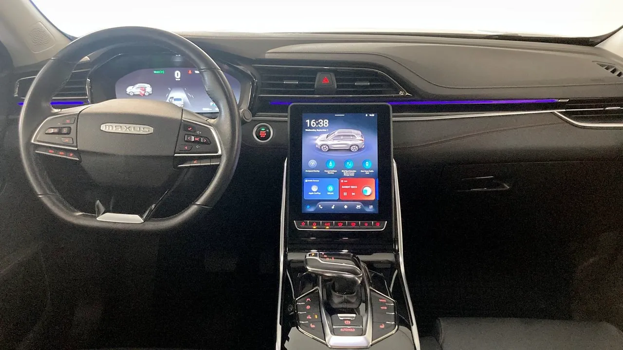 Vehicle image 3