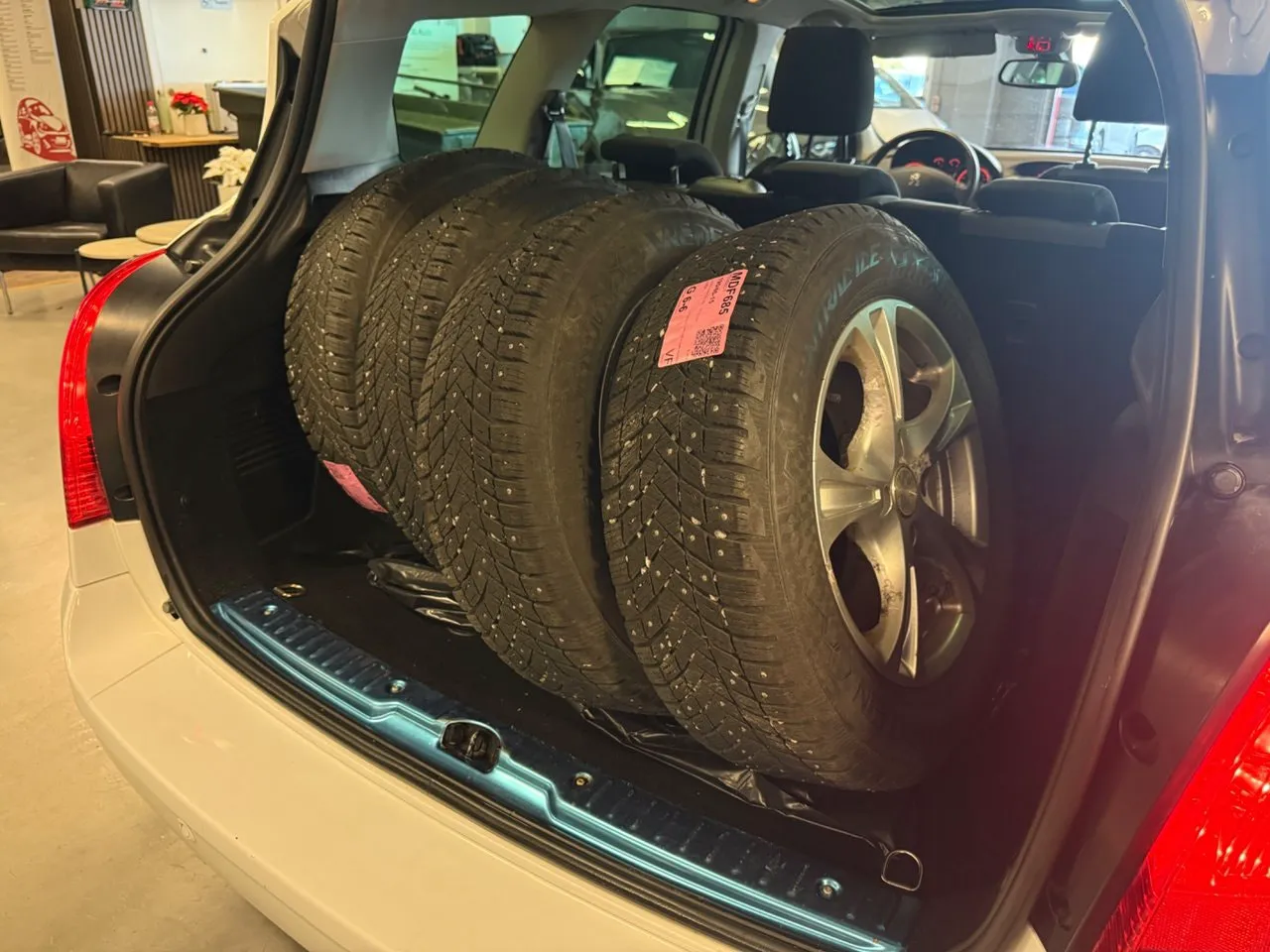 Vehicle image 20