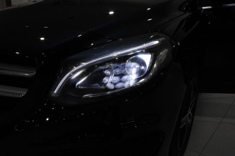 Mercedes B180 bild 9