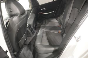 BMW 320 bild 9