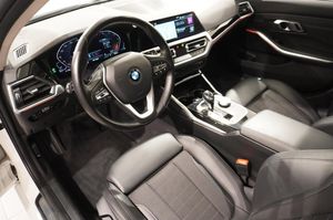 BMW 320 bild 7