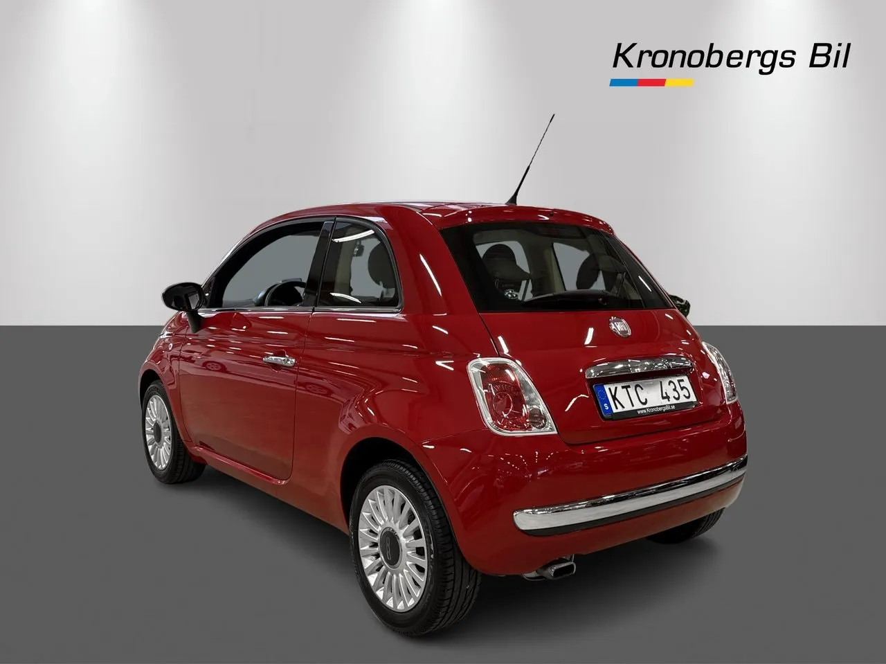 Vehicle image 5