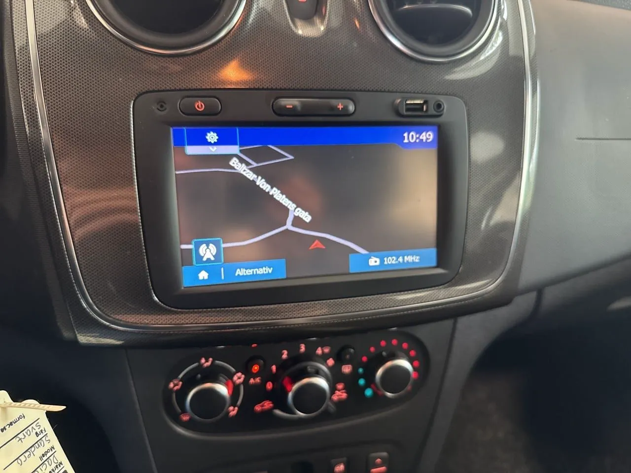 Vehicle image 10