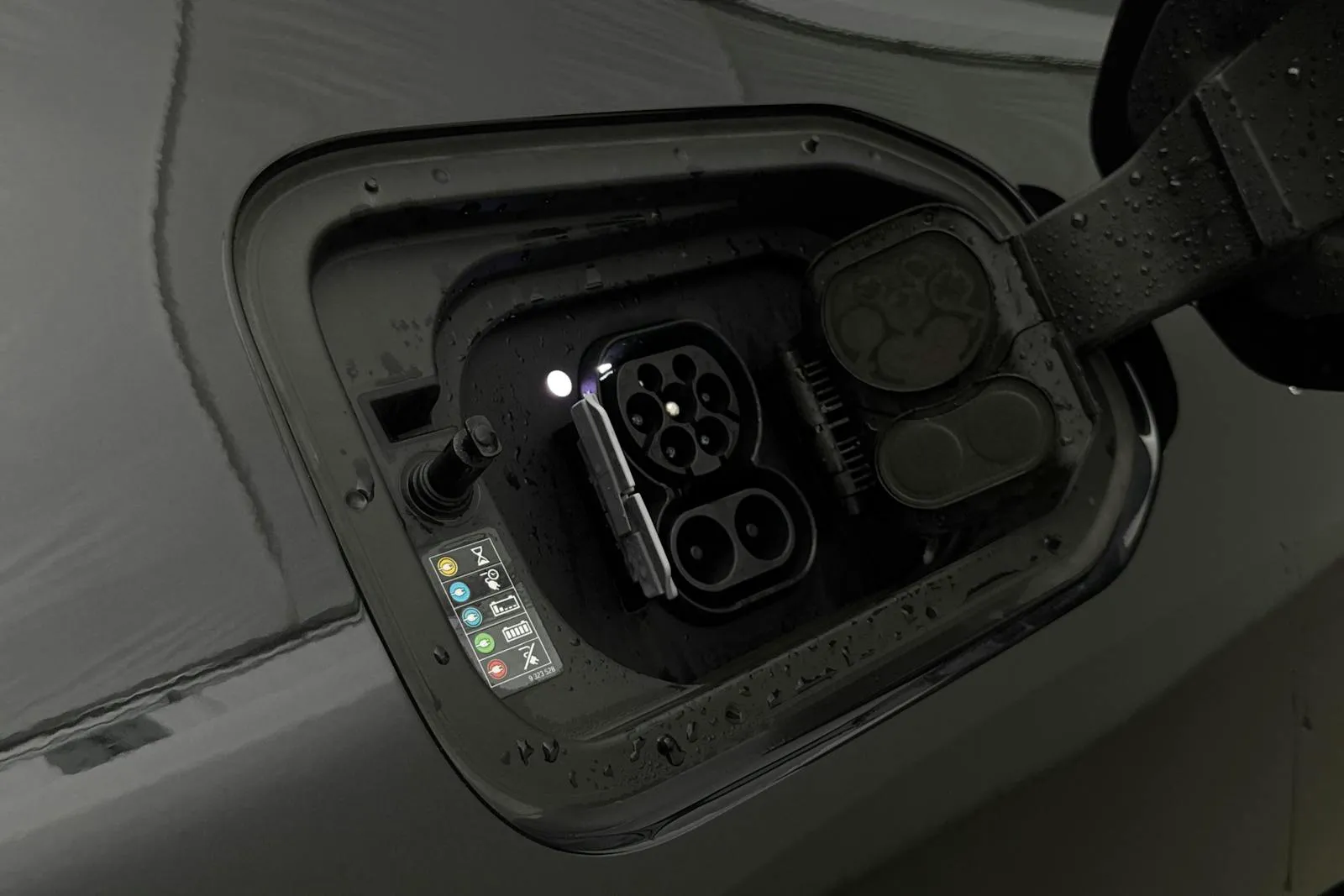 Vehicle image 24