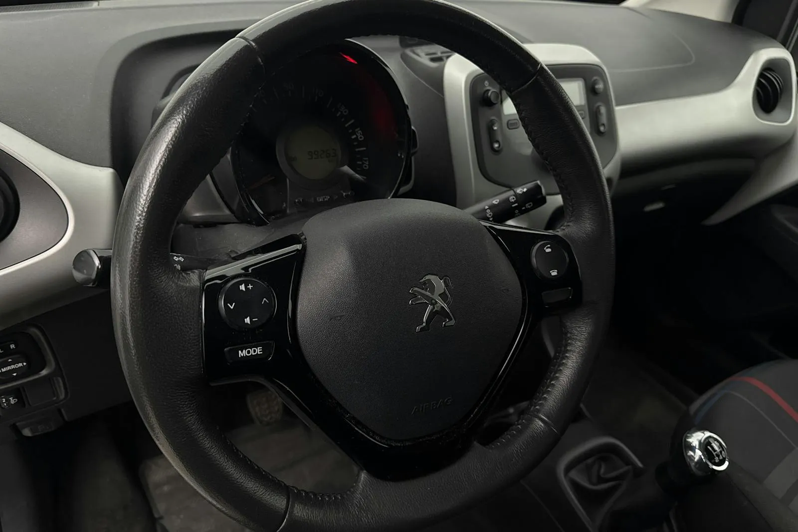 Vehicle image 11