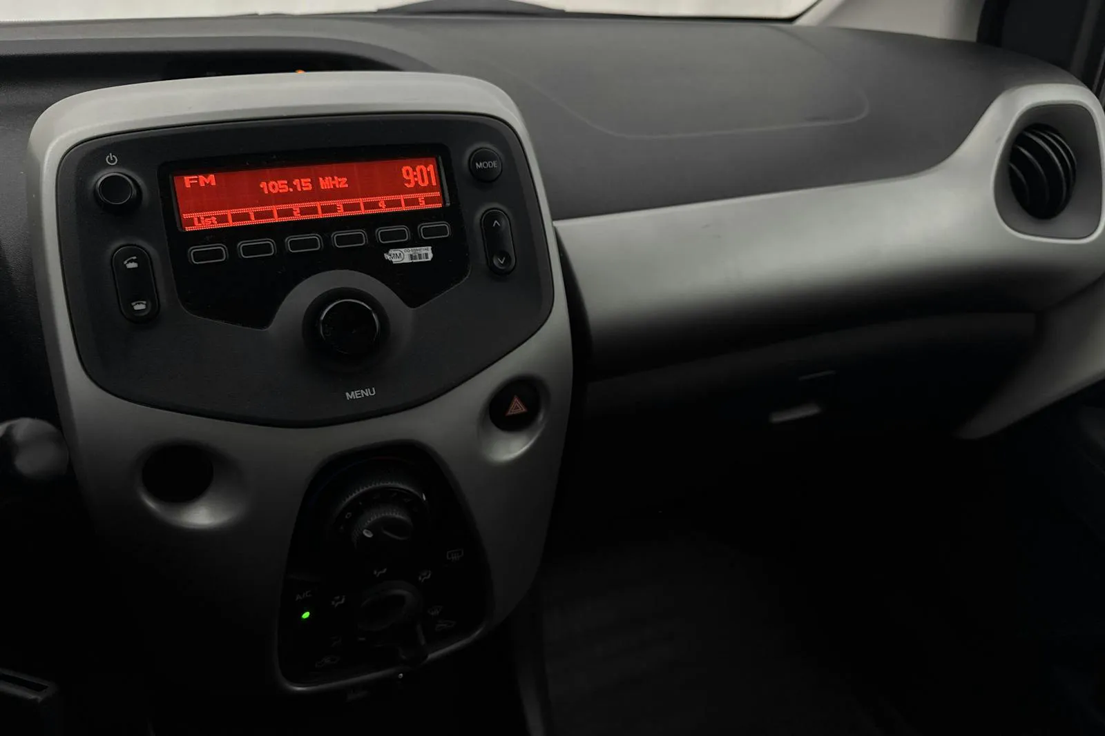 Vehicle image 10