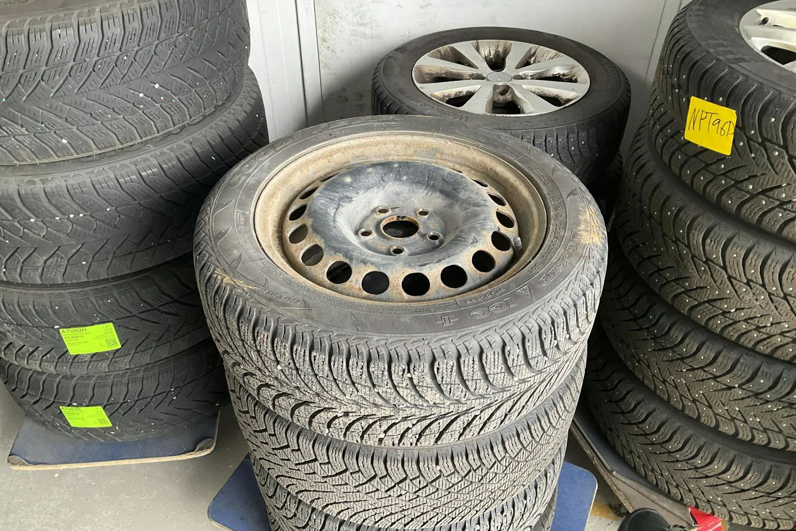 Vehicle image 14