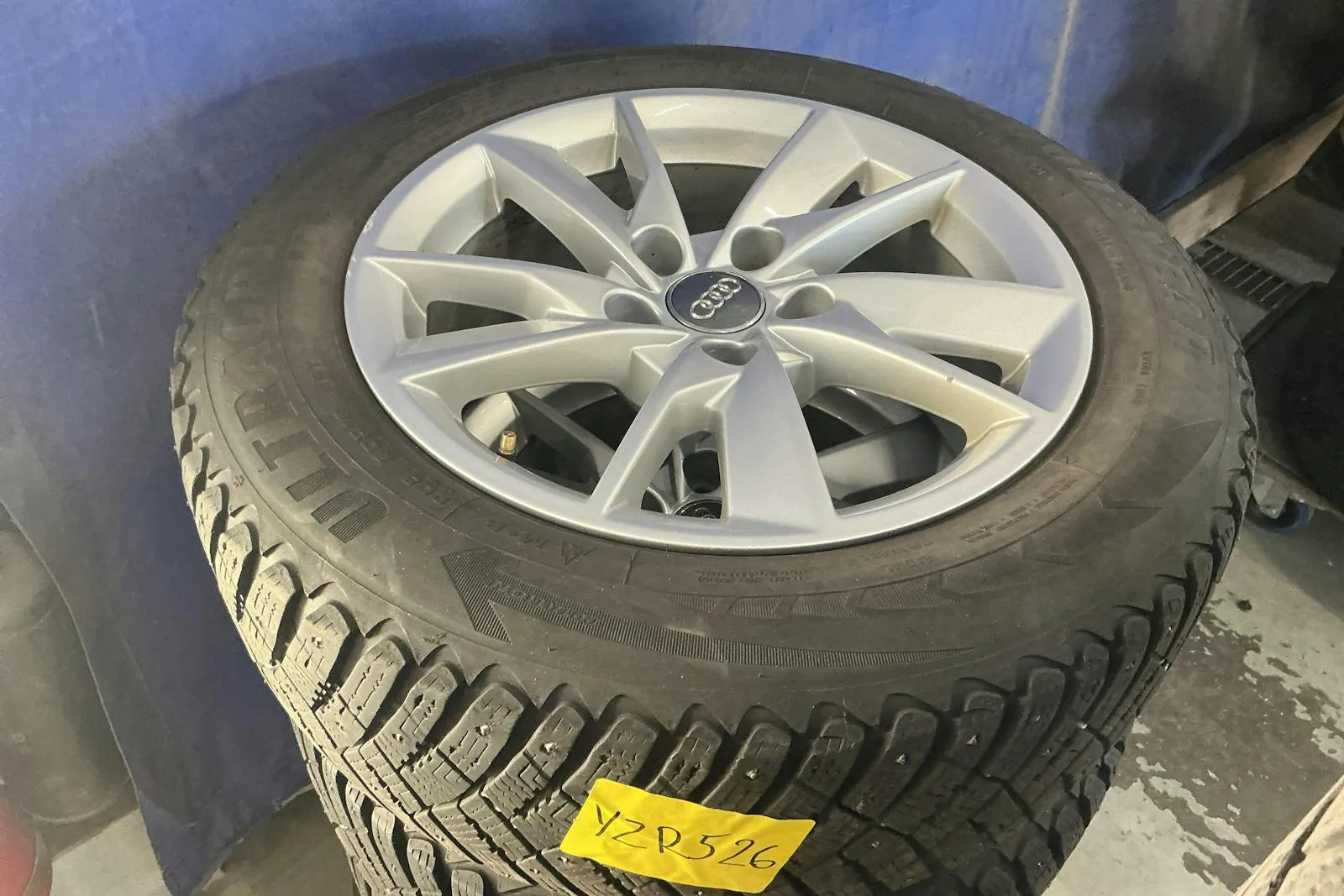 Vehicle image 13