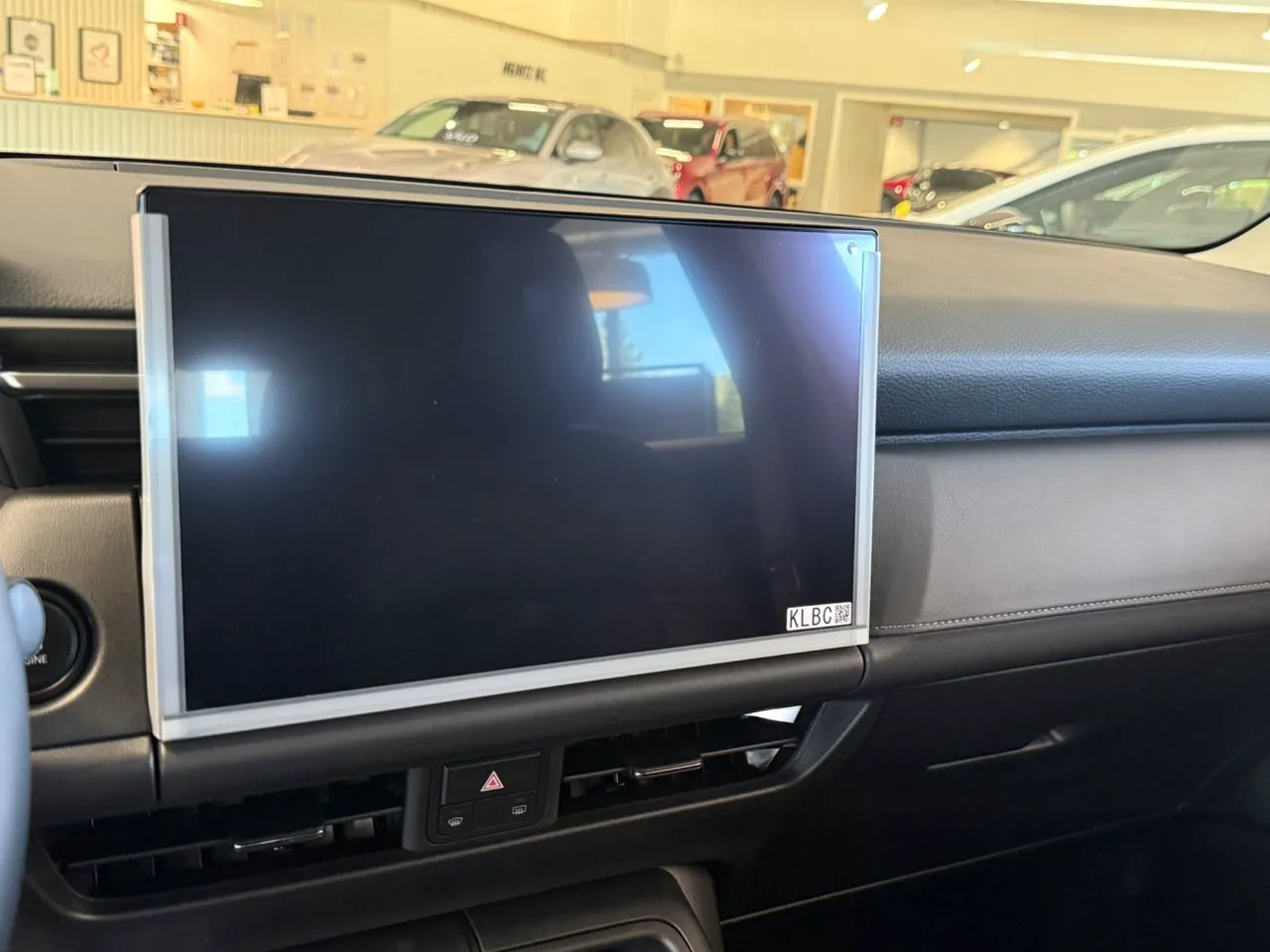 Vehicle image 14