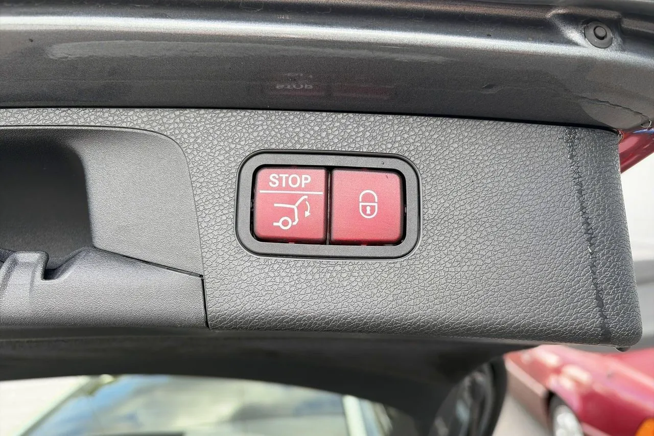 Vehicle image 29
