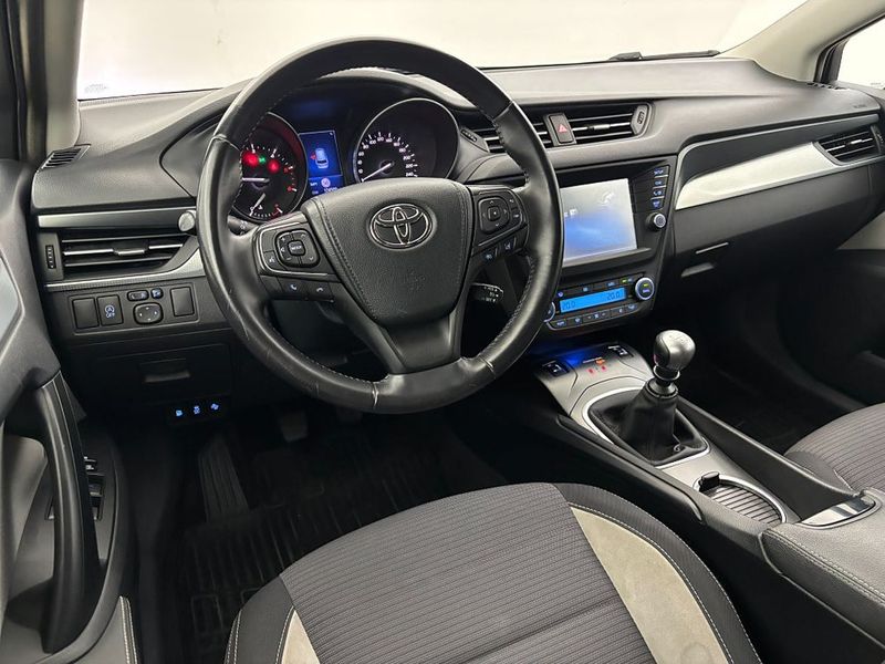 Toyota Avensis bild 10