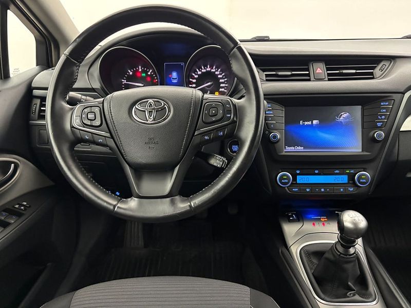 Toyota Avensis bild 12