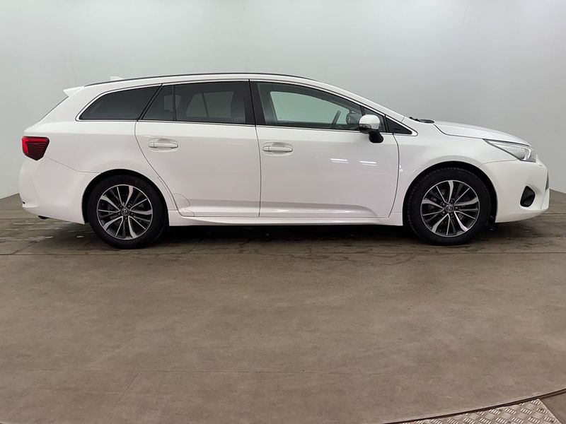 Toyota Avensis bild 7