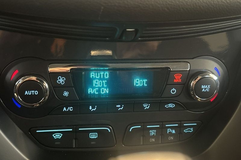 Ford Kuga bild 24