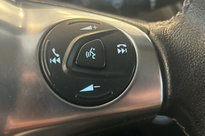 Ford Kuga bild 18