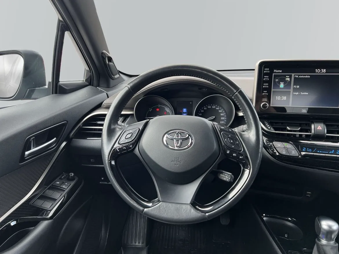 Vehicle image 8