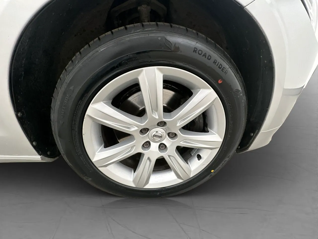 Vehicle image 33