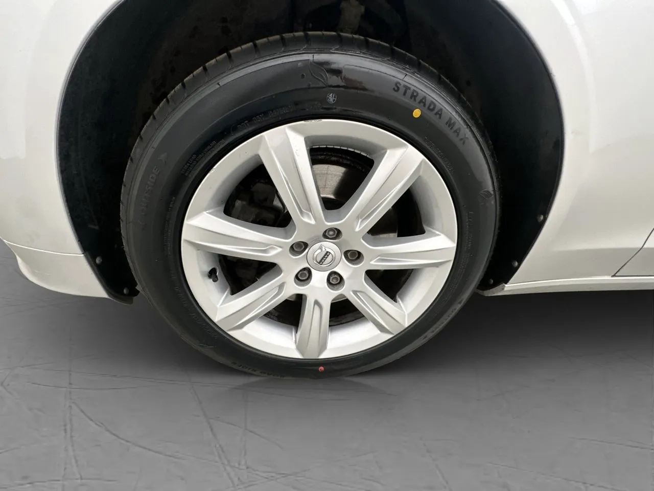Vehicle image 30