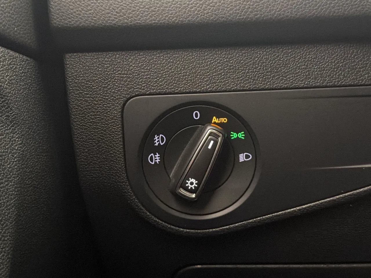 Vehicle image 29
