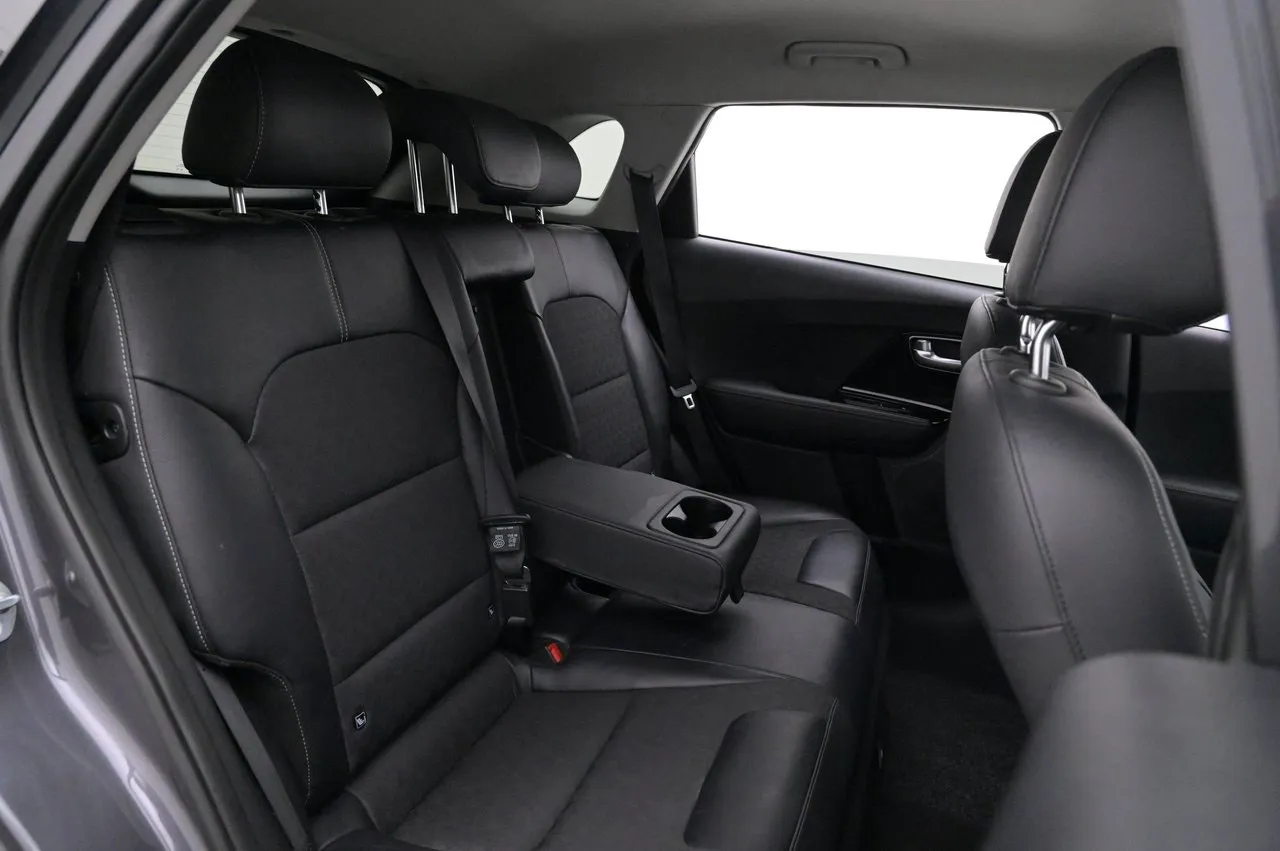 Vehicle image 21