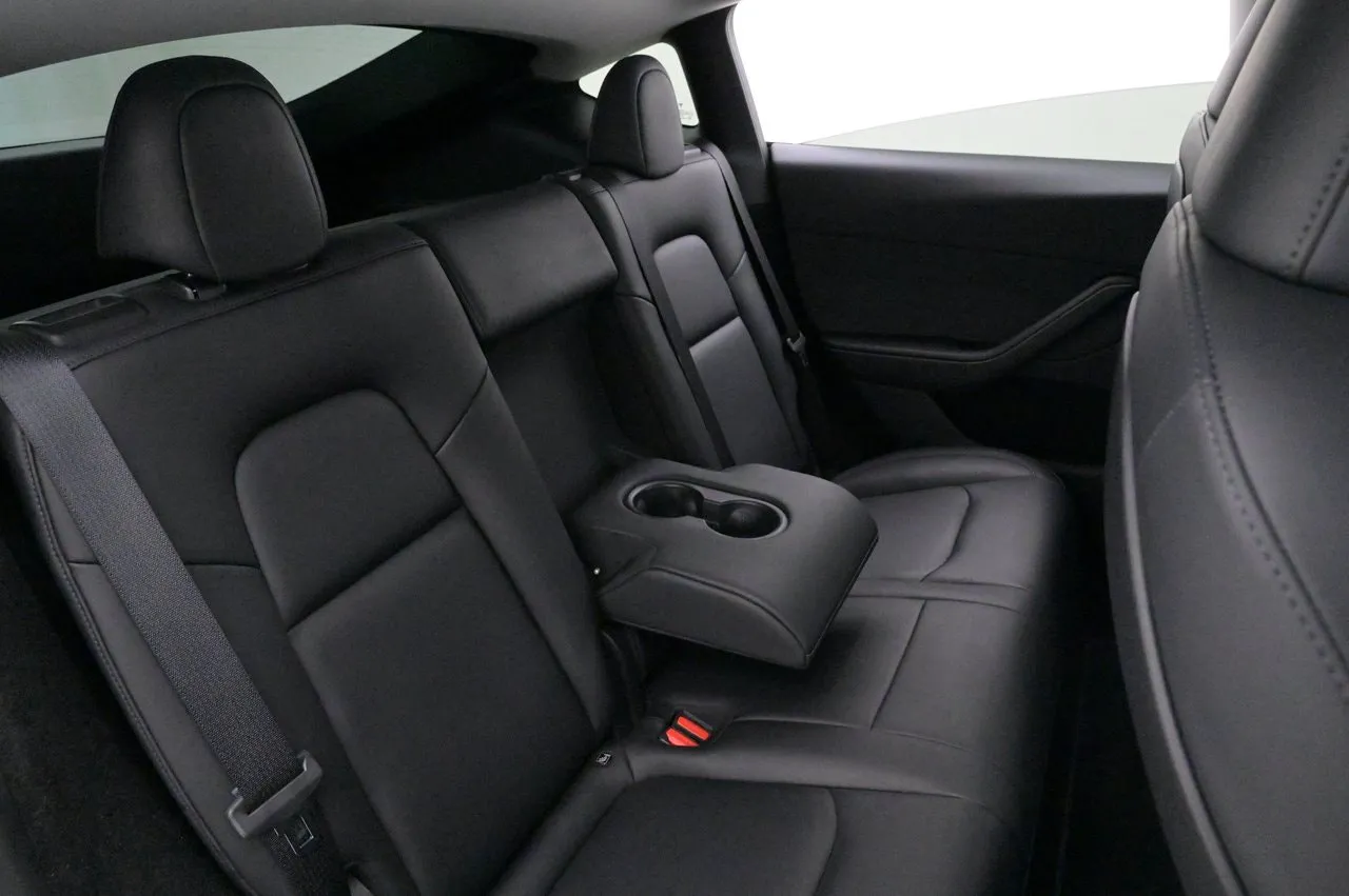 Vehicle image 20