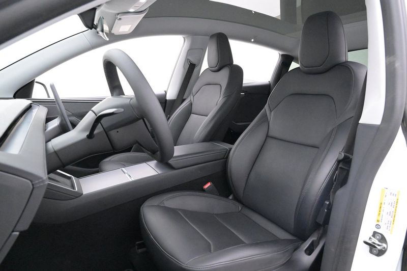 Tesla Model Y bild 9
