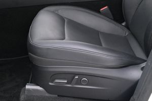 Tesla Model Y bild 10