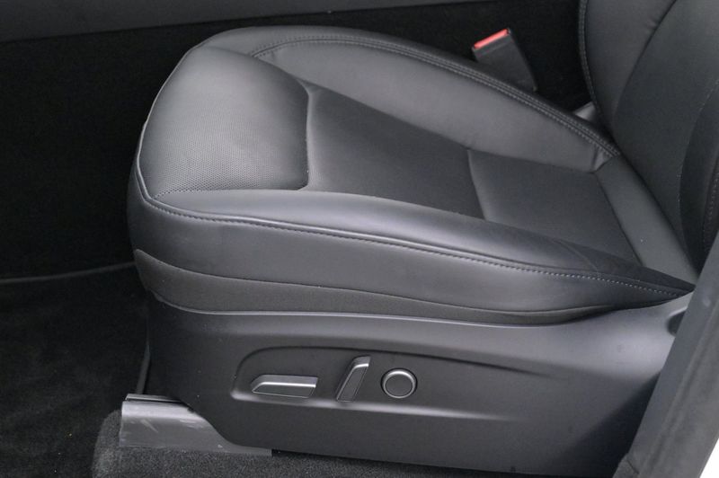 Tesla Model Y bild 10