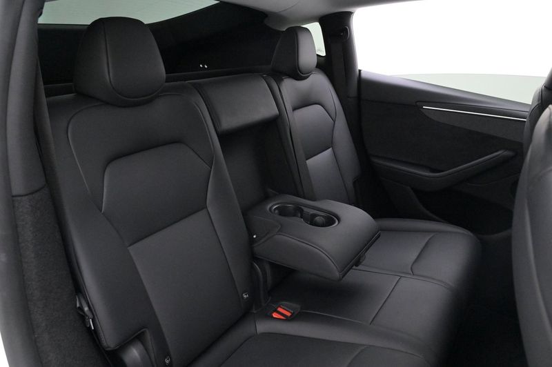 Tesla Model Y bild 20