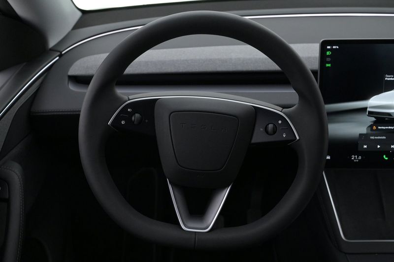 Tesla Model Y bild 7