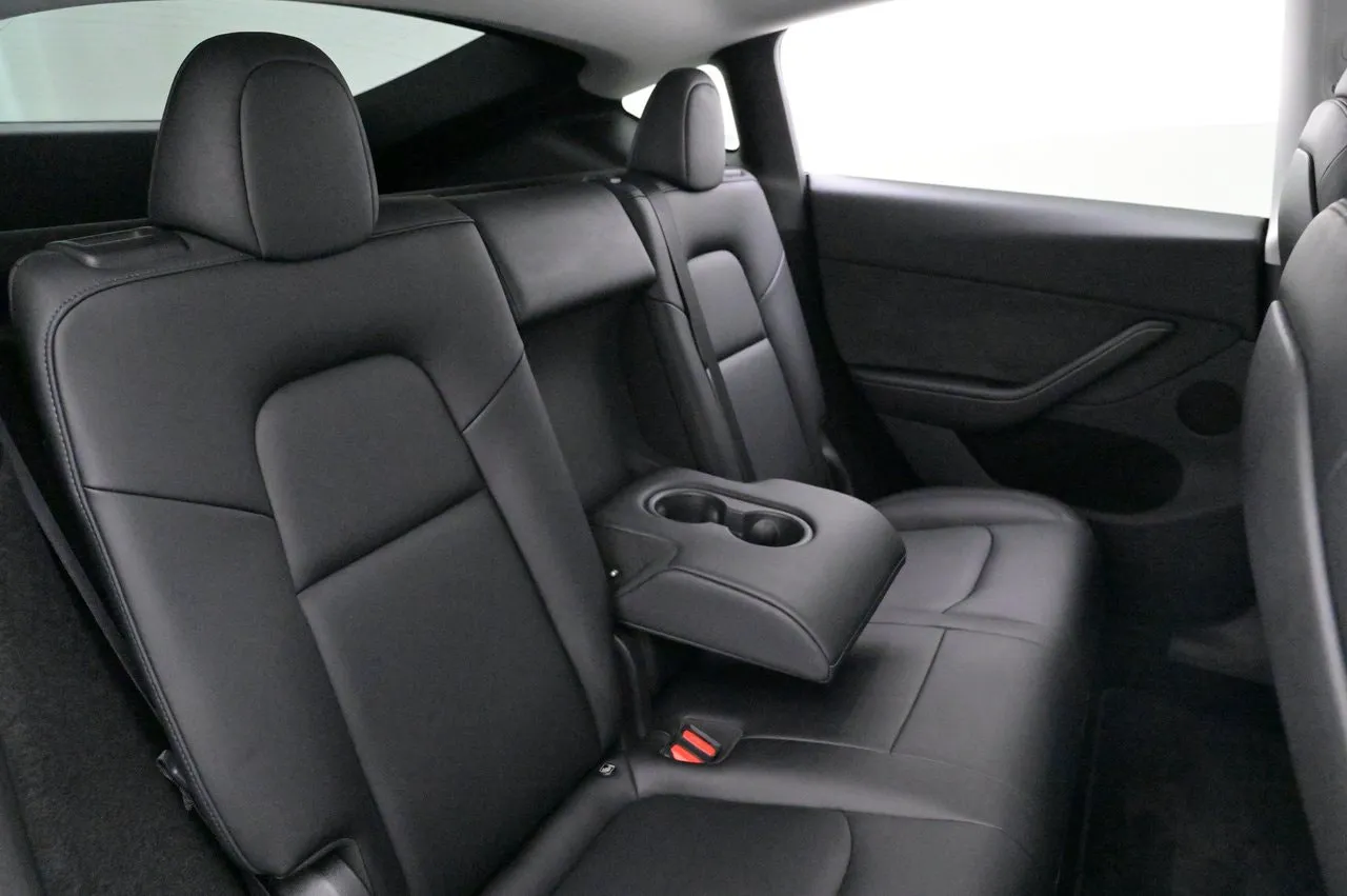Vehicle image 21