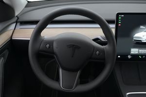 Tesla Model Y bild 7