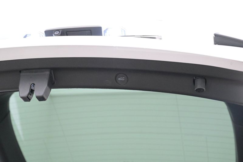 Tesla Model Y bild 23