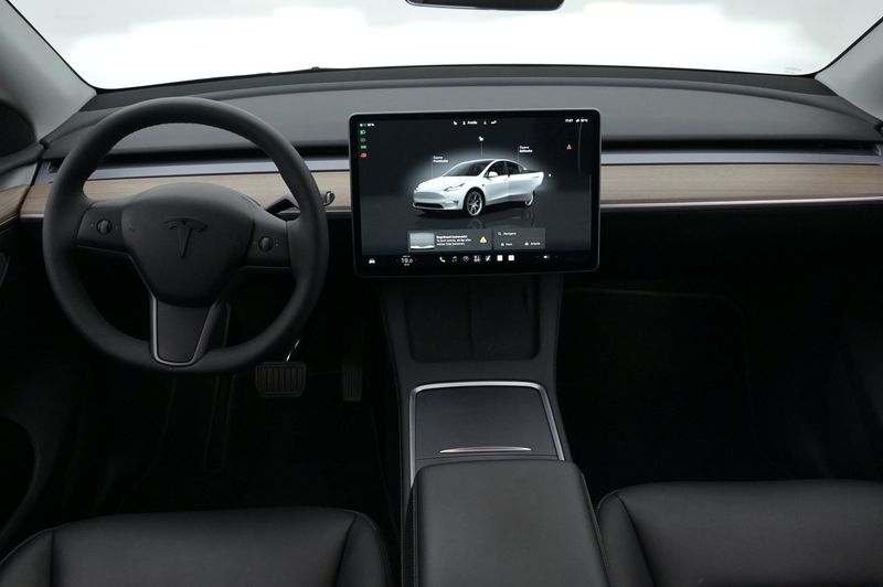 Tesla Model Y bild 6