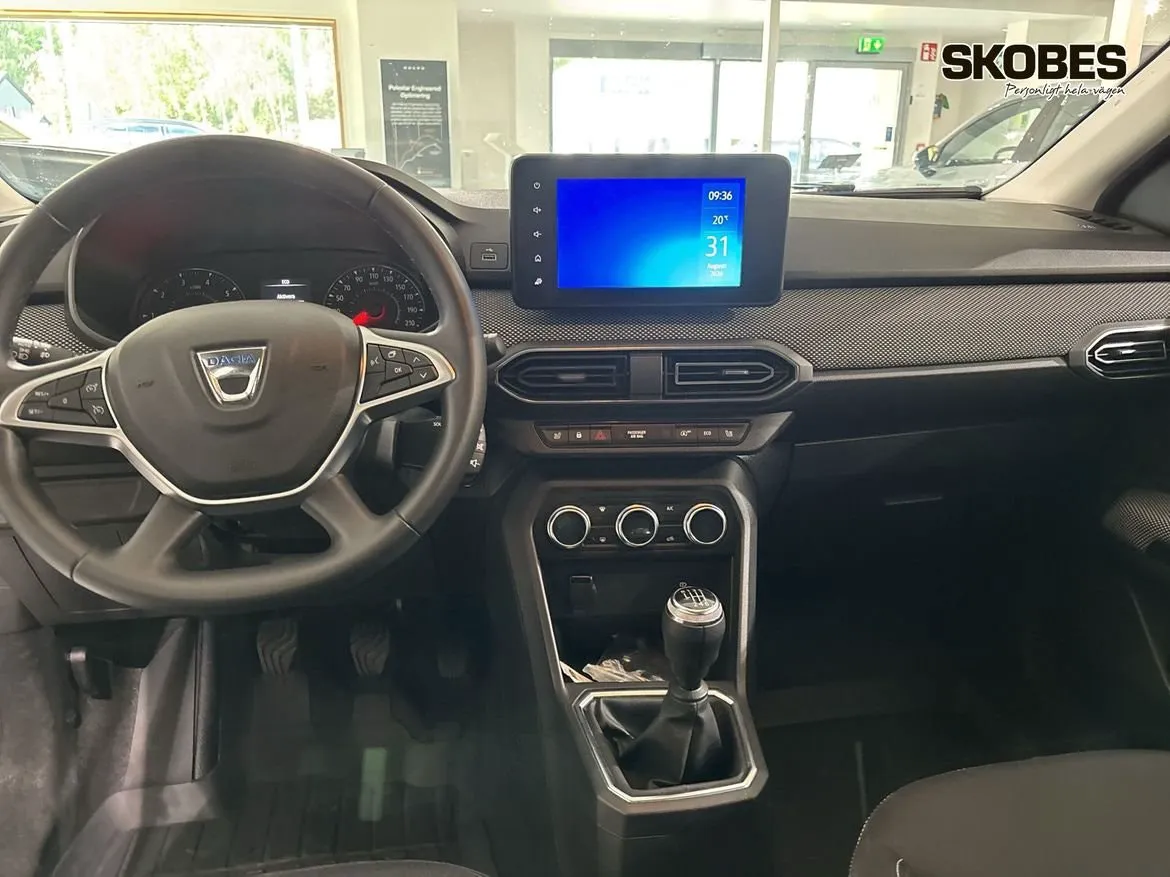 Vehicle image 11